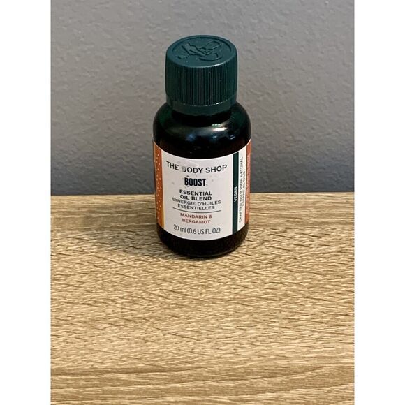 The Body Shop VEGAN BOOST Essential Oil Blend Mandarin & Bergamot 20ml NEW US - Picture 1 of 3